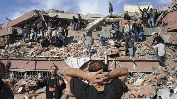 Землетрясение в турецкой провинции Ван. Фото:  REUTERS