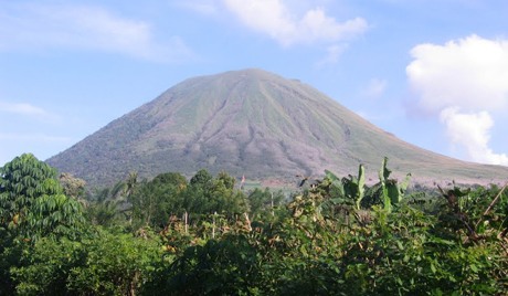 Вулкан Локон, Индонезия