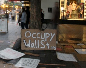 Самодельный плакат движения "Оккупируй Уолл-Стрит"