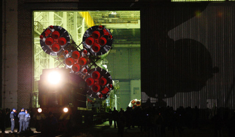 Доставка ракеты Союз на стартовую площадку на Байконуре. Фото: РИА Новости