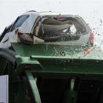Уничтожение машин Honda в Таиланде
