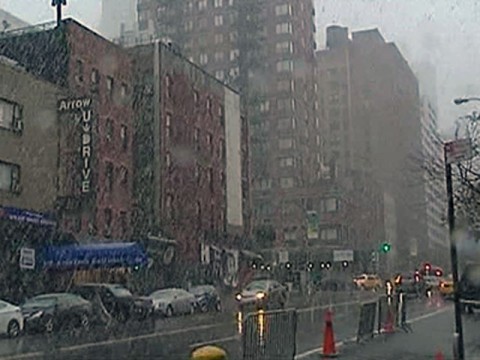 Нью-Йорк полностью засыпало снегом