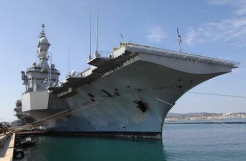 Франция направит атомный авианосец в Персидский залив