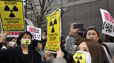 Японцы протестуют против ядерной мощи страны (фото bionicbong.com)