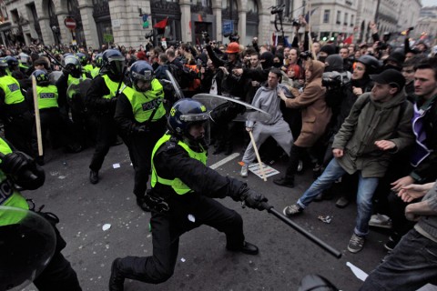 Беспорядки в Лондоне в марте 2011 года. © Lefteris Pitarakis/AP Photo