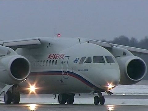 Ан-148 совершил вынужденную посадку в Пулкове