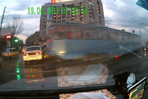 В Интернете появилось видео со «взбесившимся» в Новосибирске трамваем № 13. Фото: kp.ru
