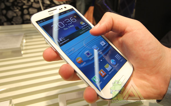 Смартфон Samsung Galaxy S3. Фото: thenewsit.ru