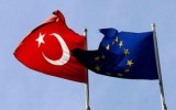 Флаги Турции и Евросоюза. Фото: Getty Images/Fotobank.ru