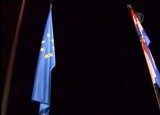 Флаги Хорватии и Евросоюза. Кадр NTDTV