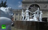 Восстановленная историческая скульптура "Хоровод" в Волгограде. Кадр RT