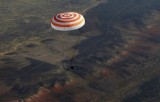 Посадка спускаемого аппарата ТПК «Союз ТМА-08М». 11 сентября 2013 г. Фото: Роскосмос / federalspace.ru