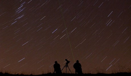 Звёзды и метеоры. Фото: EPA