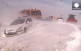 Снегопад и метель в Сербии. Кадр Euronews