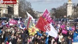 Митинг против однополых браков и политики Франсуа Олланда в Париже. Кадр pravda.ru